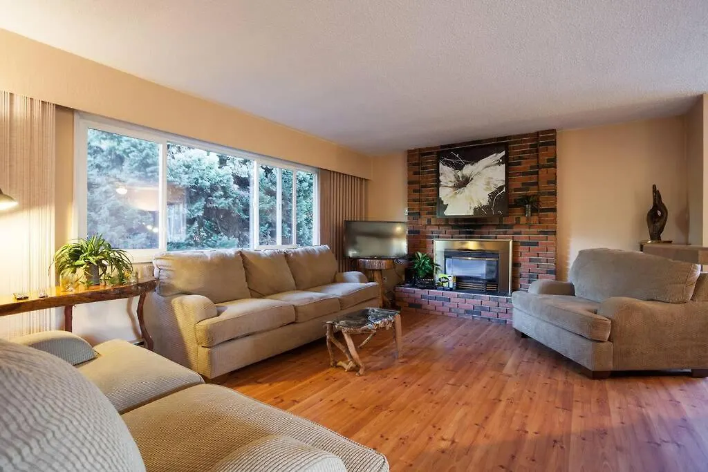 Spacious And Comfy ! Villa Victoria Canada